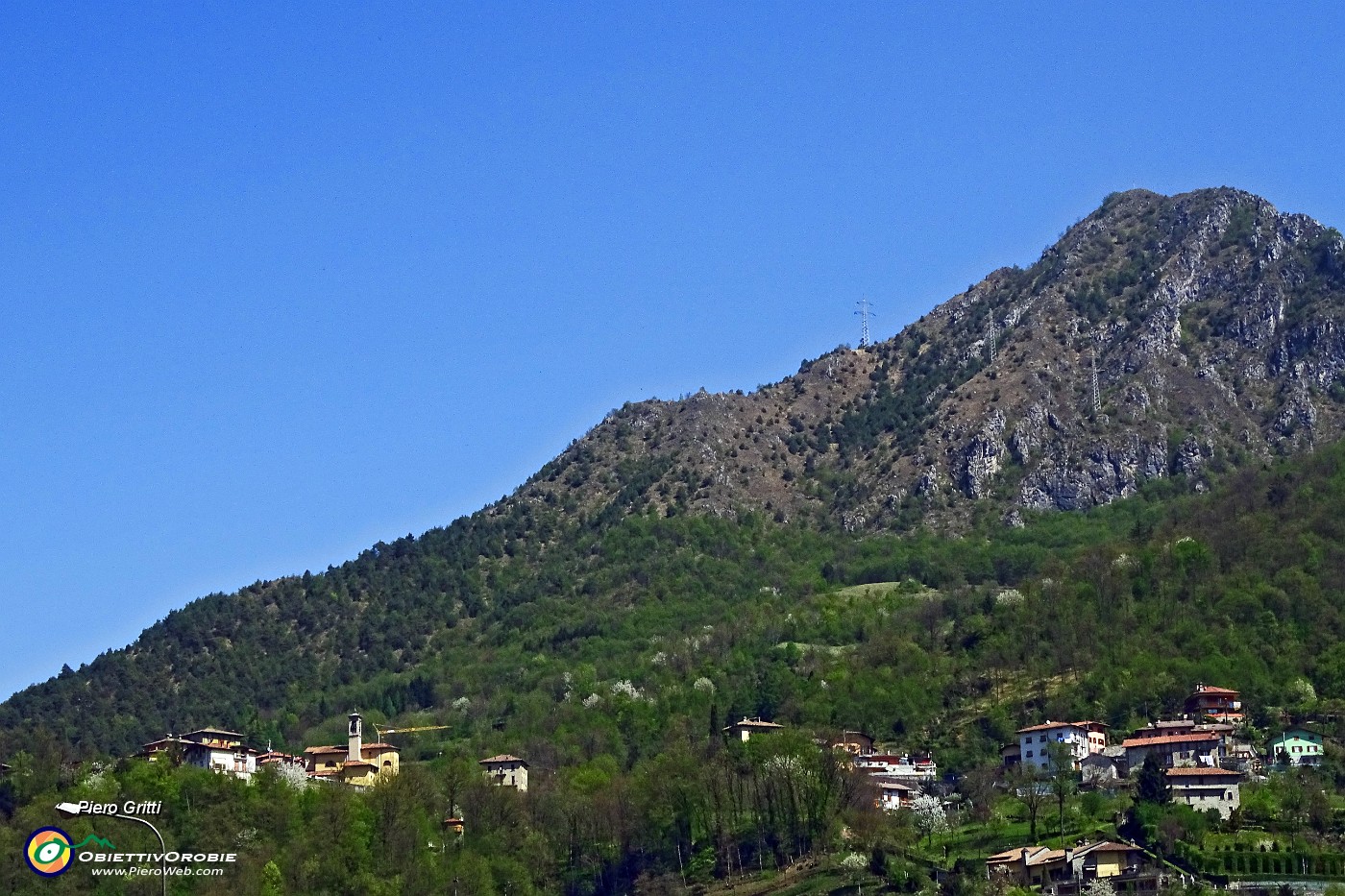 01 Pizzo di Spino (958 m) visto da Ambria di Zogno.JPG -                                